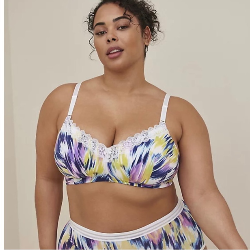 Torrid Curves Bra.